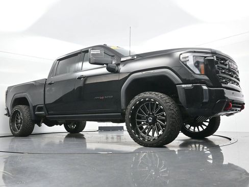 Used 2024 GMC Sierra 2500 AT4 w/ AT4 Premium Plus Package AWD/4WD image 44