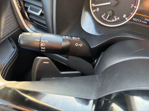 Used 2022 Nissan Rogue SV image 28