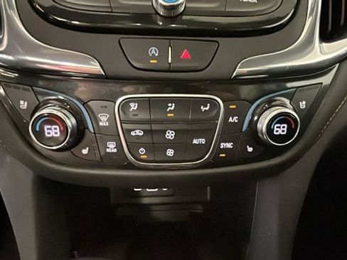 Used 2023 Chevrolet Equinox Premier AWD/4WD image 22