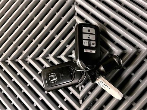 Used 2017 Honda Pilot EX-L image 10