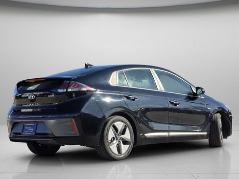 Used 2020 Hyundai Ioniq Limited image 20