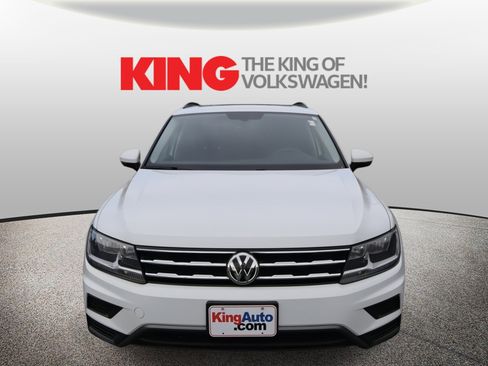 Certified 2021 Volkswagen Tiguan SE w/ Panoramic Sunroof Package image 9