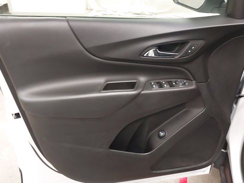 Used 2024 Chevrolet Equinox LT image 24