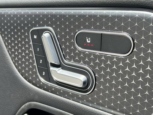 New 2026 Mercedes-Benz GLB 250 4MATIC image 39