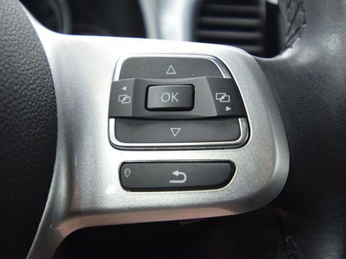 Used 2014 Volkswagen Beetle TDI image 33