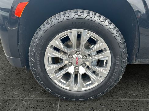 Used 2024 GMC Yukon XL Denali w/ Max Trailering Package AWD/4WD image 4