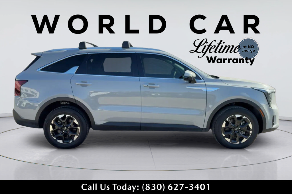 Used 2025 Kia Sorento S AWD/4WD image 2