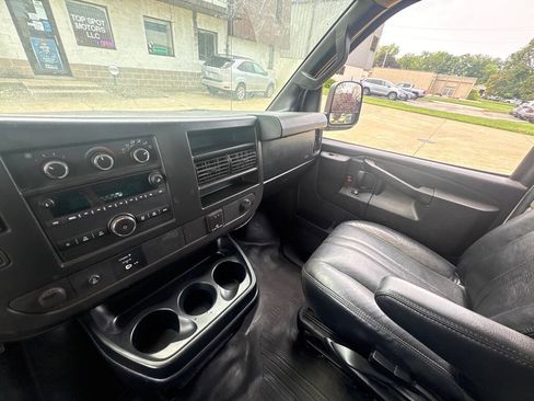 Used 2016 Chevrolet Express 2500 RWD image 13