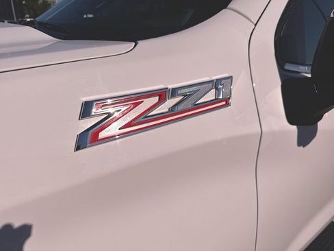 Used 2022 Chevrolet Silverado 1500 LTZ AWD/4WD image 31