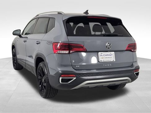 Used 2023 Volkswagen Taos SE w/ Panoramic Sunroof Package FWD image 5