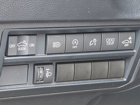 Used 2022 Toyota Tundra SR5 w/ TRD Sport Package AWD/4WD image 18