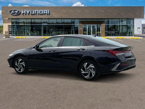 New 2025 Hyundai Elantra Limited image 4
