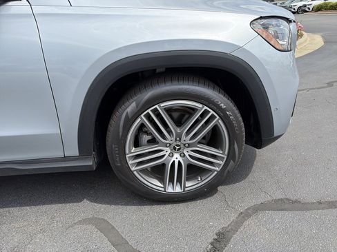 Used 2024 Mercedes-Benz GLS 450 4MATIC image 12