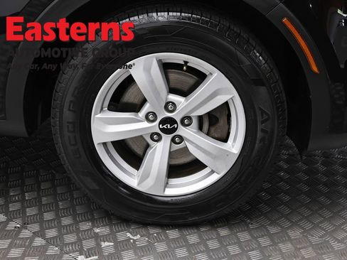 Used 2022 Kia Sorento LX FWD image 30
