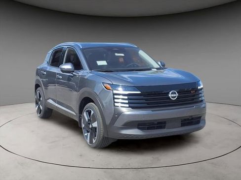 New 2025 Nissan Kicks SR w/ SR Premium Package image 15