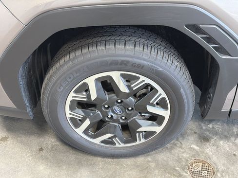 Used 2025 Subaru Forester Premium AWD/4WD image 17