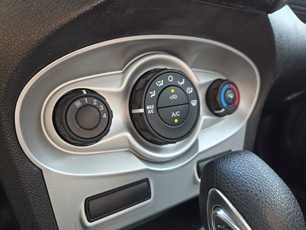 Used 2016 Ford Fiesta SE FWD image 24