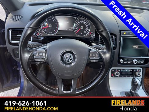 Used 2017 Volkswagen Touareg Wolfsburg Edition image 18