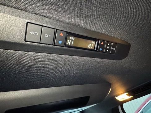 Used 2025 Toyota Sienna Limited AWD/4WD image 10