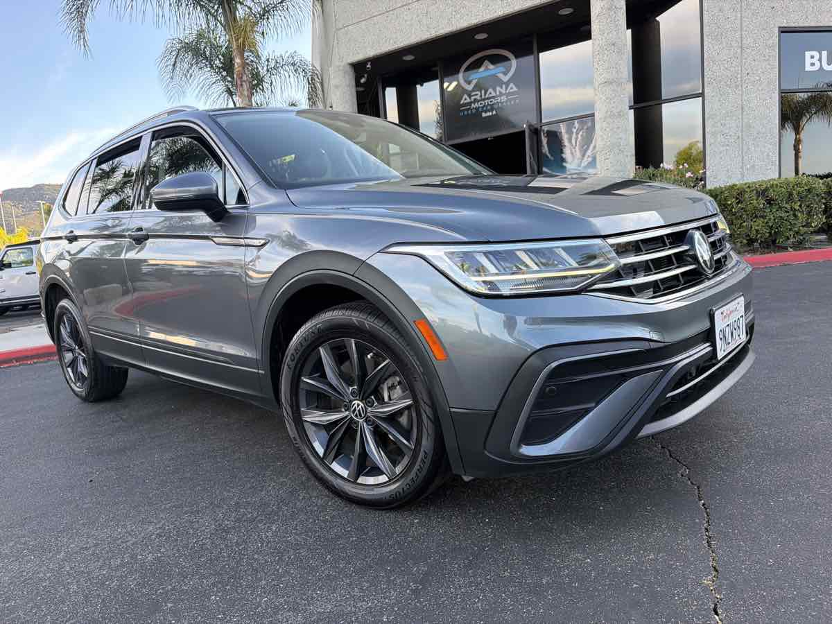 Used 2022 Volkswagen Tiguan SE FWD image 11