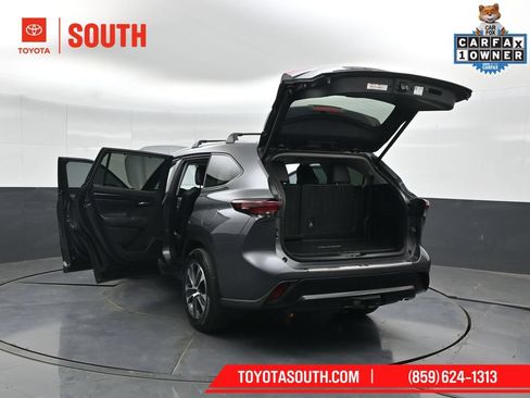 Used 2024 Toyota Highlander XLE AWD/4WD image 58