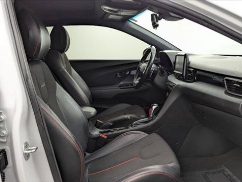 Used 2019 Hyundai Veloster 2.0 Premium FWD image 17