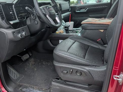 Used 2025 GMC Sierra 1500 SLT w/ SLT Premium Plus Package AWD/4WD image 17