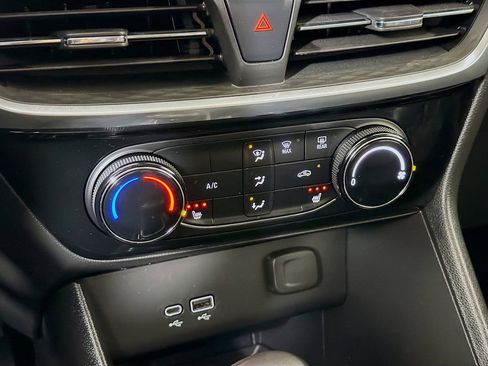 Used 2024 Buick Encore GX Sport Touring w/ Comfort Package image 18