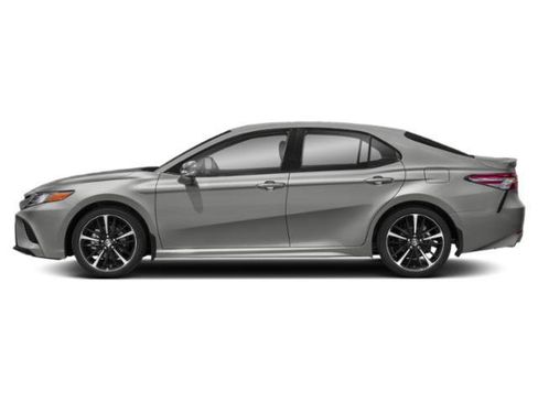 Used 2019 Toyota Camry LE FWD image 3