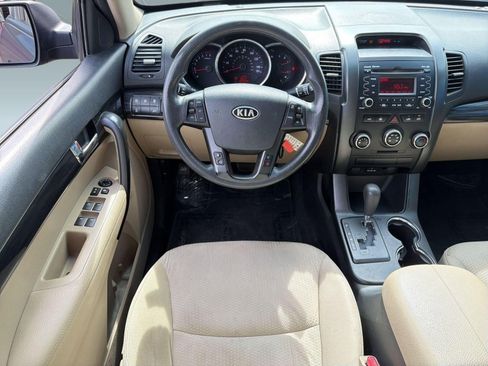 Used 2012 Kia Sorento LX image 30