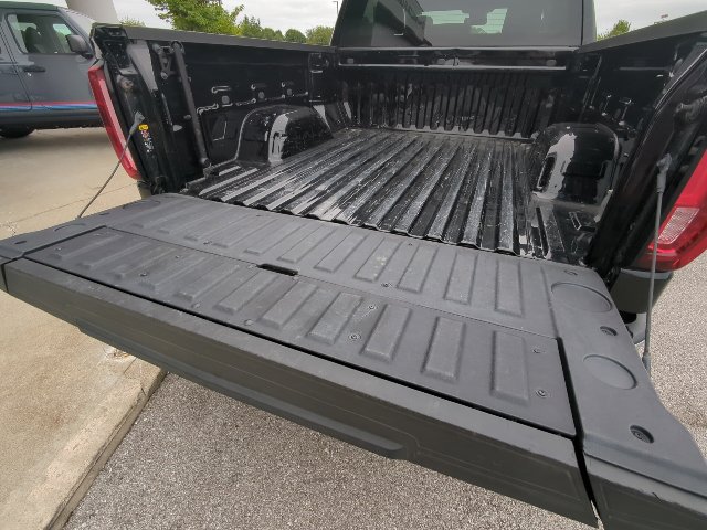 Used 2025 GMC Sierra 1500 SLT AWD/4WD image 37