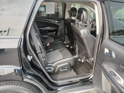 Used 2019 Dodge Journey Crossroad FWD image 13