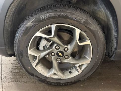 Used 2025 Chevrolet Trax LT FWD image 7