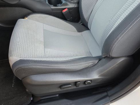 Used 2023 Subaru Outback Premium image 32