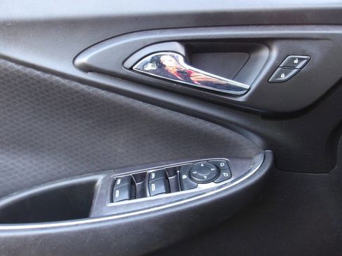 Used 2018 Chevrolet Malibu LT image 14