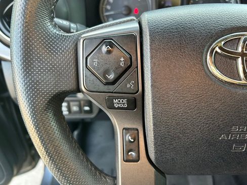 Used 2018 Toyota Tacoma TRD Off-Road image 14