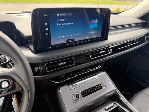 New 2025 Lincoln Aviator AWD w/ Equipment Group 101A image 21