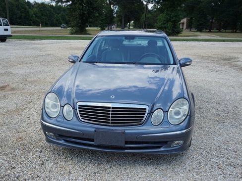 Used 2004 Mercedes-Benz E 500 4MATIC Sedan image 4