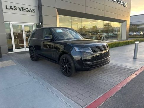 Used 2025 Land Rover Range Rover SE AWD/4WD image 3