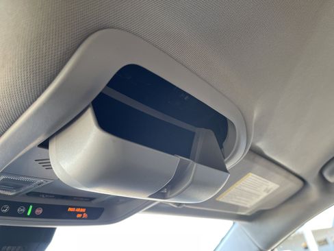 Used 2021 GMC Terrain SLE w/ Driver Convenience Package image 34