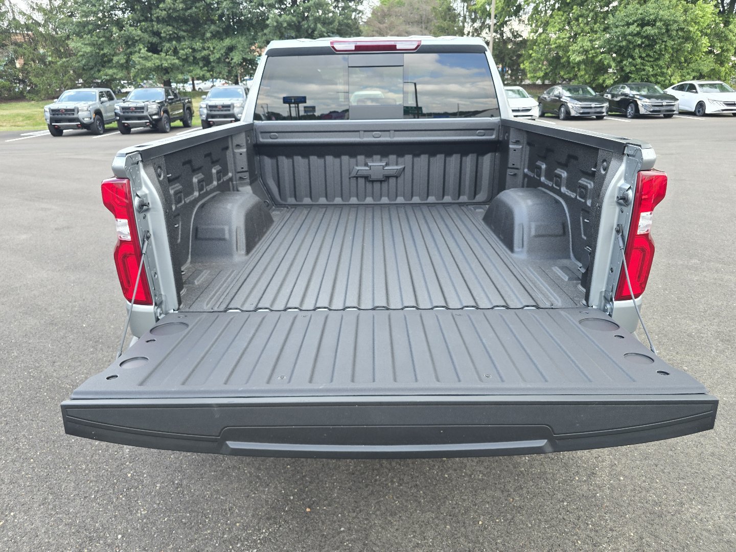 New 2026 Chevrolet Silverado 1500 RST w/ RST All Star Premium Package AWD/4WD image 8