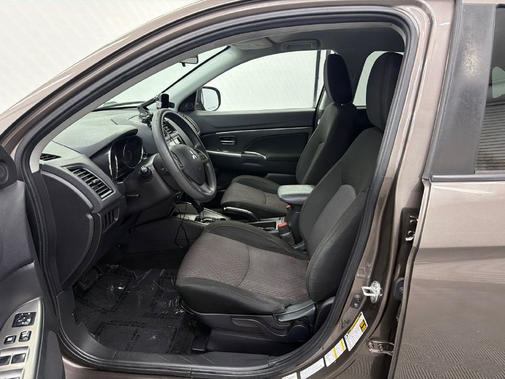 Used 2019 Mitsubishi Outlander Sport ES FWD image 9