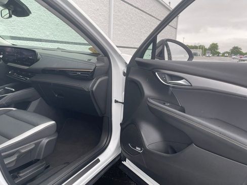 Used 2025 Buick Envision Sport Touring AWD/4WD image 28