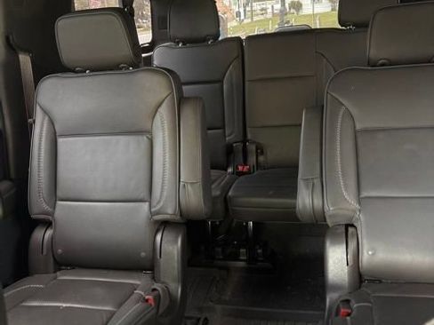 Used 2024 GMC Yukon XL Denali w/ Advanced Technology Package AWD/4WD image 5