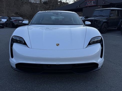 Used 2022 Porsche Taycan image 11