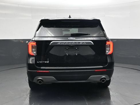 Used 2024 Ford Explorer Limited w/ Limited Technology Package RWD image 7