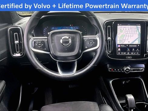 Used 2025 Volvo XC40 B5 Plus AWD/4WD image 8