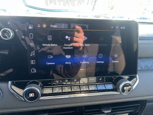 Certified 2024 Chevrolet Colorado ZR2 w/ Technology Package image 19