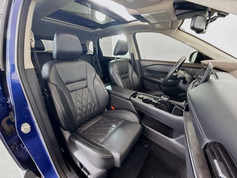 Used 2021 Nissan Rogue Platinum image 27