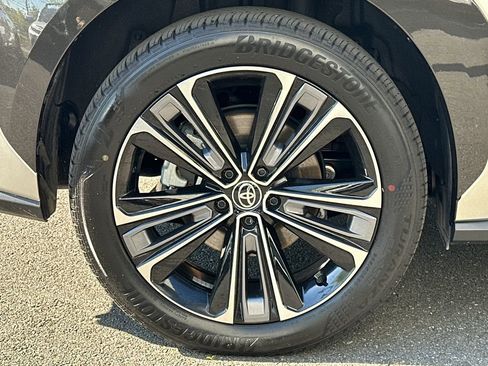 Used 2023 Toyota bZ4X AWD w/ Weather Package image 9